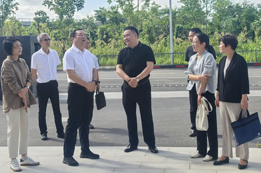 松江區政協(xié)主席劉其龍親訪(fǎng)赫立元吉總部大樓共繪未來(lái)科技藍圖(圖1)